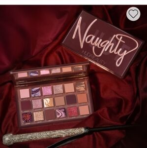 Huda Beauty Naughty Nudes Palette
